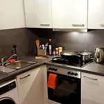 Business Apartment Mit Kueche Fuer 1-3 +Netflx+5G Wlan Nahe Der Mhh Im Industrial Design