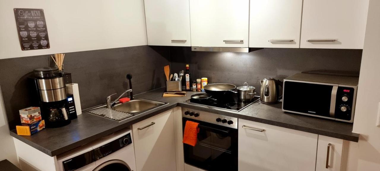 Business Mit Kuche Fur 1-3 +netflx+5g Wlan Nahe Der Mhh Im Industrial Design Appartement Hannover